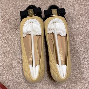 Salvatore Ferragamo bow pump shoe